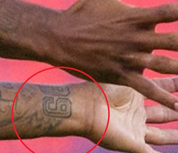 Tatuaggio al polso di Glen