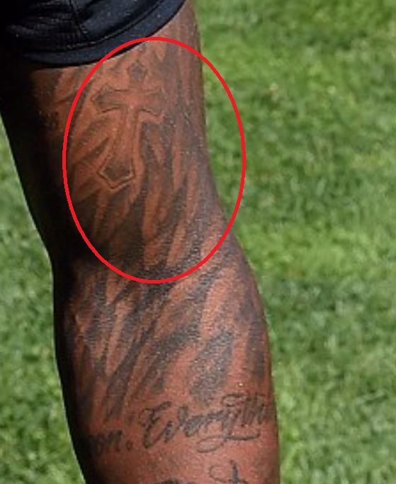 Tatuaggio con croce di Glen