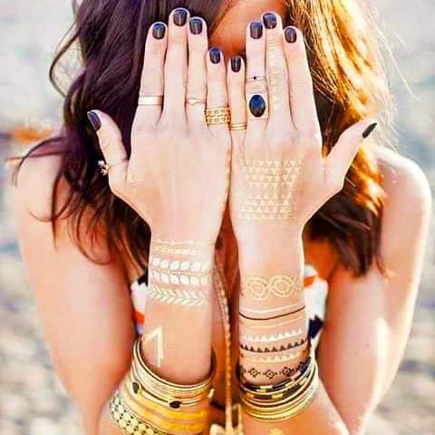 Za koji bi se zlatni tetovažni dizajn trebao odlučiti 7