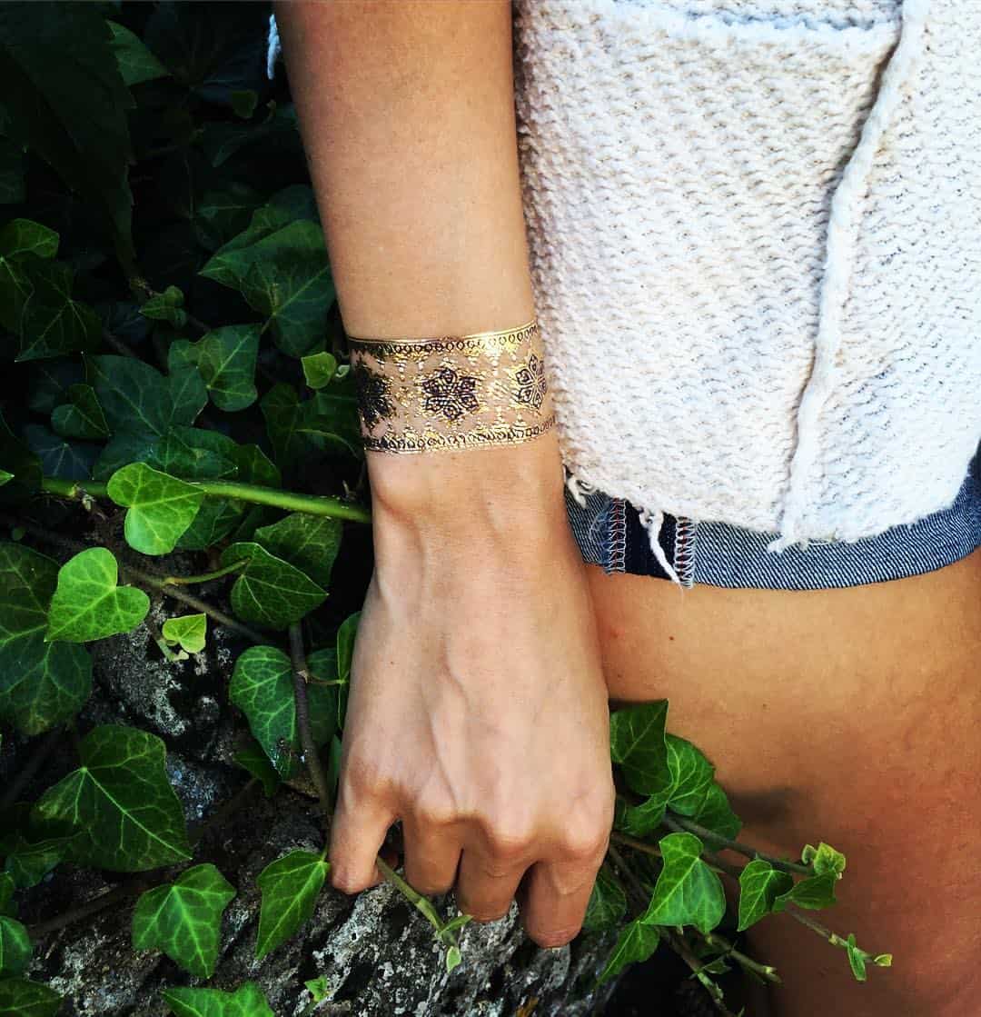 Za koji bi se zlatni tetovažni dizajn trebao odlučiti 3