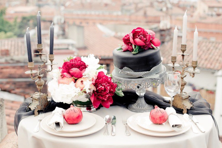 Flori de bujor de nuntă rodie alb negru