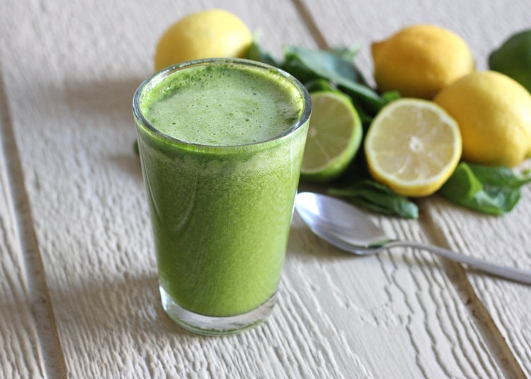 smoothie-uri-verzi-slăbire-dietă-cu-calorii-scăzute-lămâie