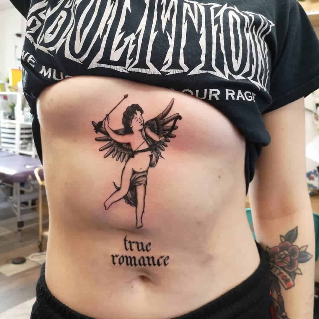 アメリカの伝統的な胸骨のタトゥー2