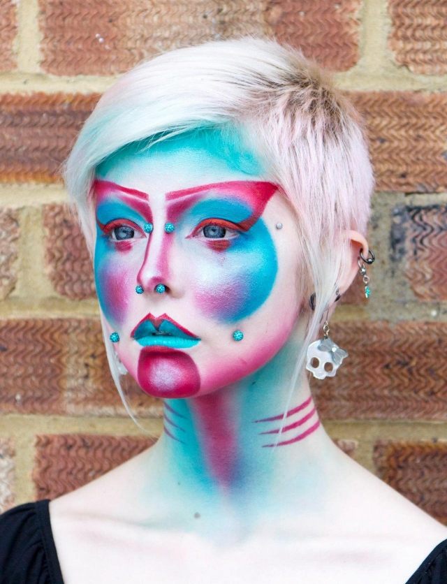 machiaj înfiorător cu imagini pătrunzătoare de culoare neon neon machiaj-groaza-imagini-halloween-piercing-uri-lentile-colorate-pe-fata