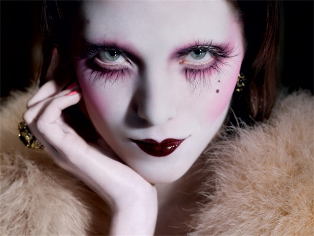 idei de machiaj pentru ochi pentru genele de Halloween piele de porțelan creepy-eye-make-up-halloween-gene-porțelan-piele