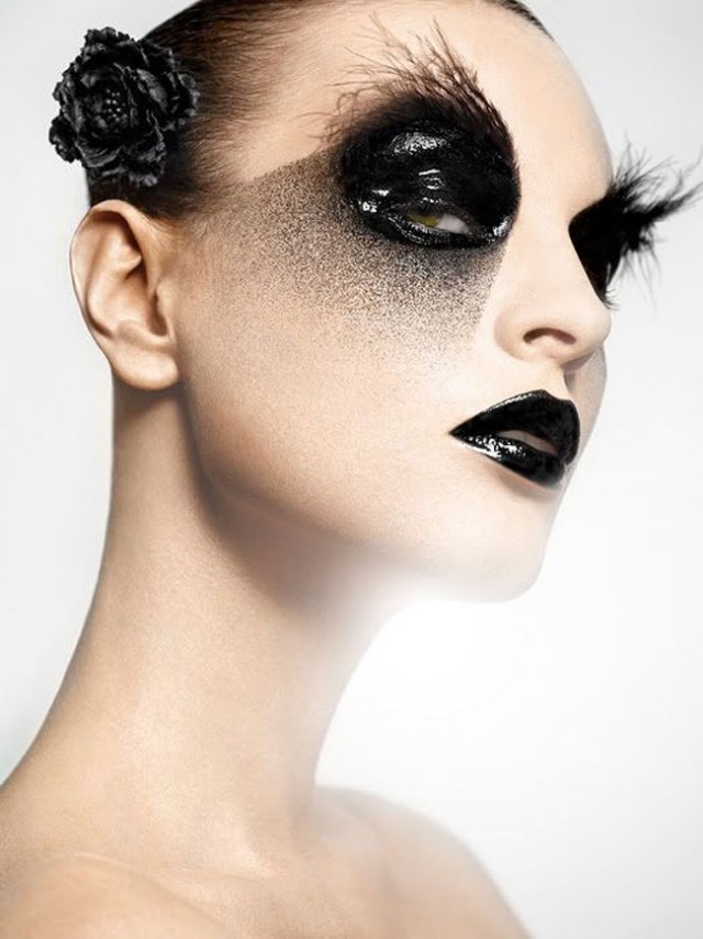 Imagini de Halloween-fard negru-gene-buze-luciu Halloween-imagini-idei-make-up-negru-gene-buze-luciu