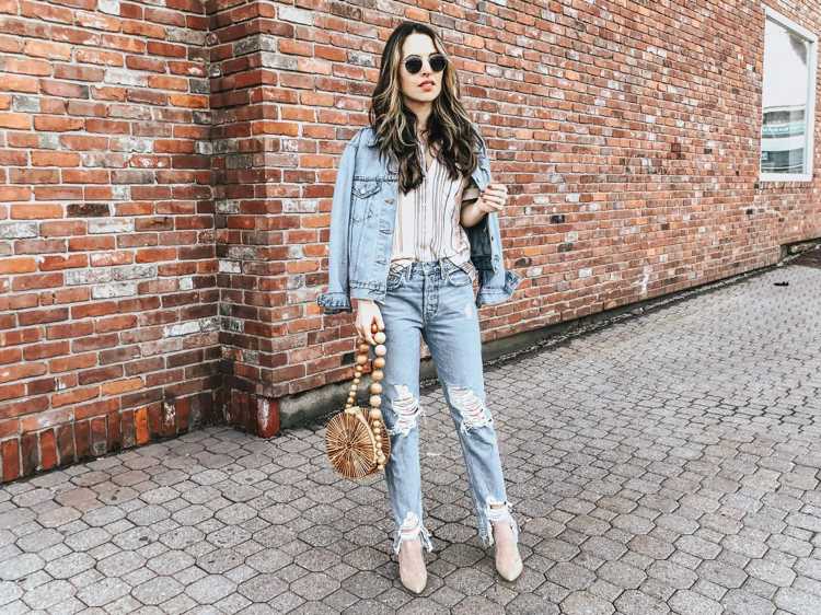 Genți de mână din lemn blugi cămașă dungi jachetă botine