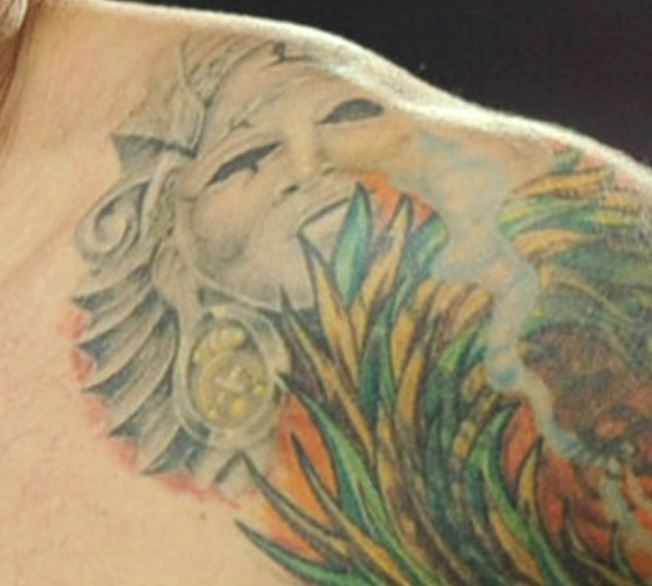 Tatuagem de ombro de Harry