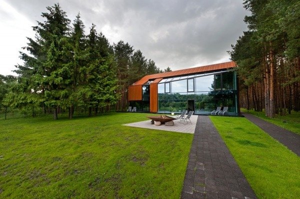 casa din otel lemn aspect modern gradina casa din otel in lemn arata gradina de design modern