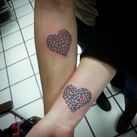 Stampa animale a forma di cuore tatuaggio