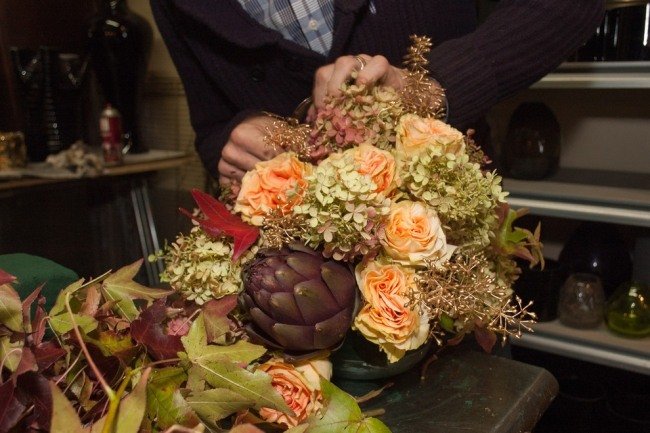 instructiuni de aranjare florala de toamna trandafiri de finete de anghinare