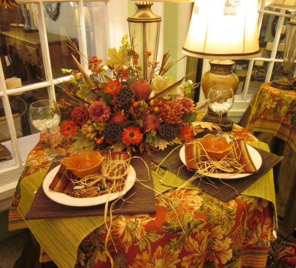 Decorarea mesei crizanteme de toamnă Decorarea mesei crizanteme de toamnă