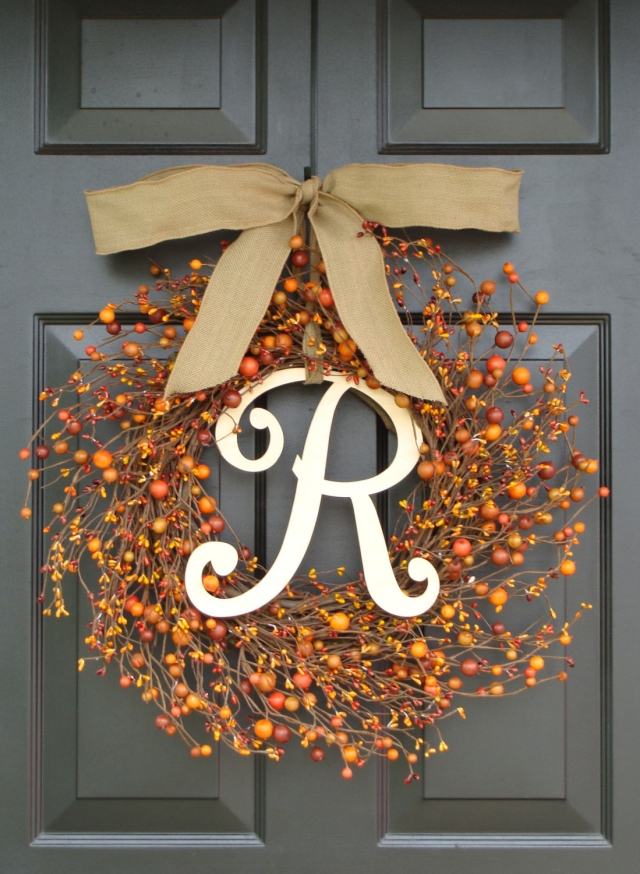 coroană de toamnă ușă din față fructe de padure cârlig cravată litera R toamnă-coroană-de-casa-fructe-de-padure-zăvoare-obligatorii-litera-R