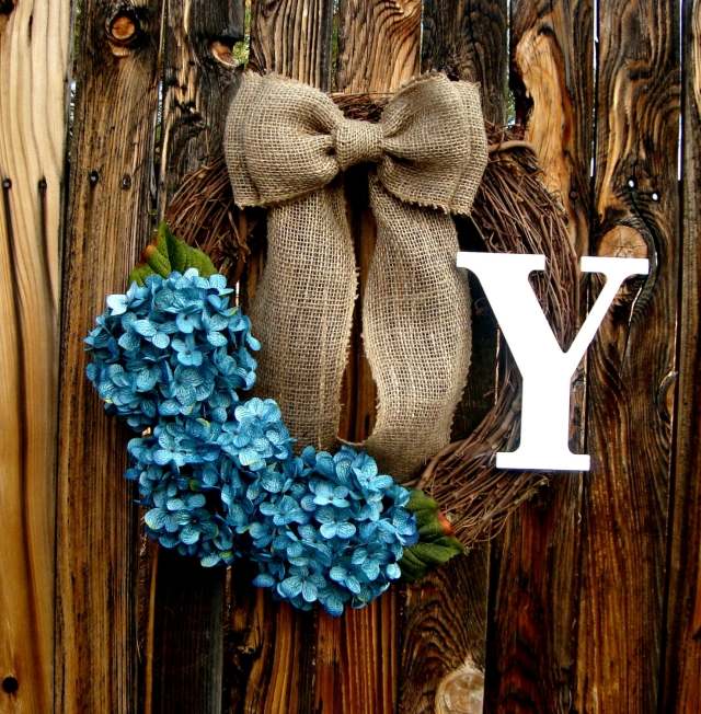 flori de toamnă coroniță albastru hortensie bile monogramă toamnă-coroană-flori-albastre-hortensie-bile-monogramă