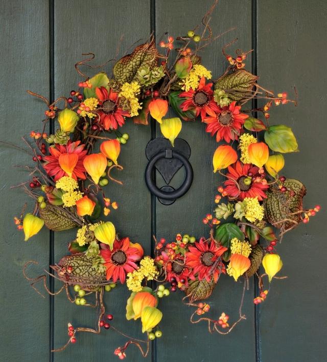 legând flori de toamnă flori lampion fructe de padure toamna-cununa-flori-lampion-flori-fructe-de-padure-cravata