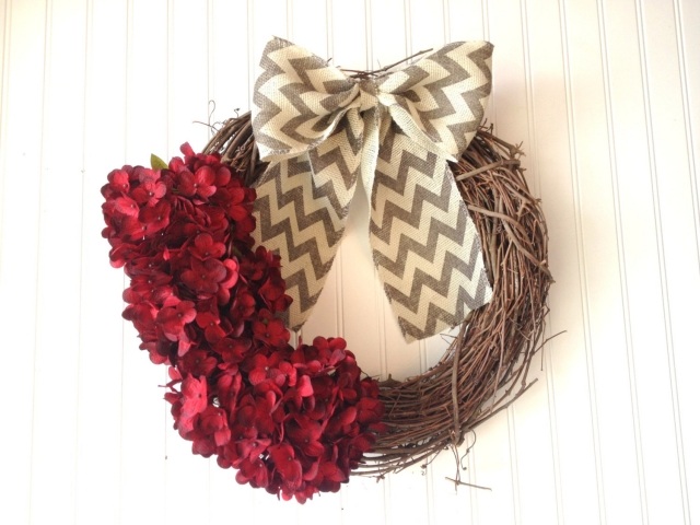 decor de toamnă flori de coroană goală bile de hortensie de culoare roșie decor-de-toamnă-coroană-gloanțe-goale-bile-roșii-colorate-hortensii