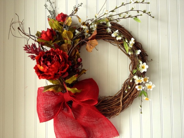 decor de toamnă iută roșie panglică ramuri de arc decor-toamna-iuta-rosie-panglica-ramuri-arc