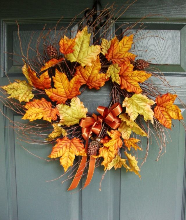 toamna coroană de ușă tinker frunze de culoare portocalie frunzele conuri Tinker toamna coroană de ușă-frunze-vopsite-portocale-conuri
