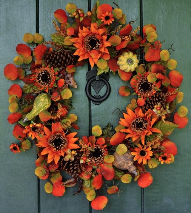 toamna coroană de ușă tinker portocaliu floarea-soarelui conuri de pin dovleci Coroană de ușă de toamnă Tinker-portocaliu-floarea-soarelui-pinecone-dovleac