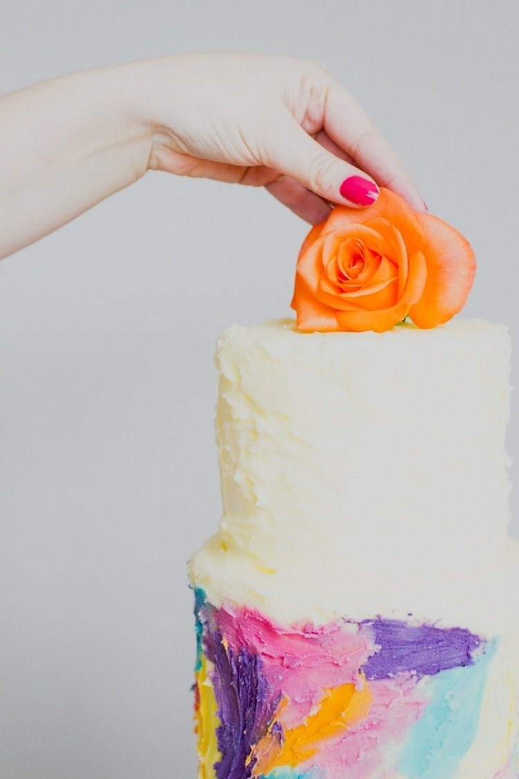 Decorează tortul de nuntă într-un mod extraordinar fără a picta tort-de-nunta-extraordinar-acuarela-crema-pasta-roz-culori