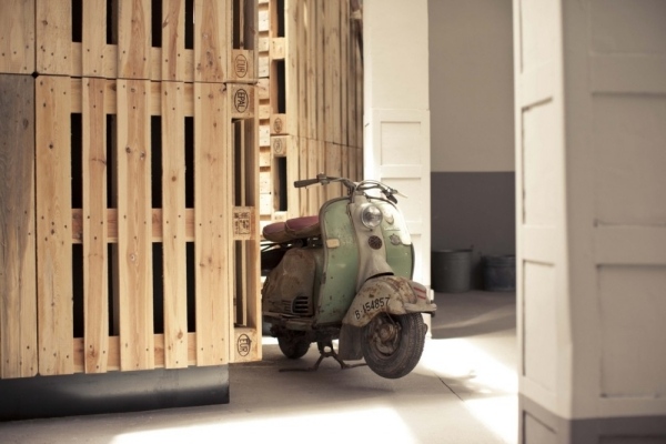 Showroom pentru paleti din lemn twobo arquitectos spania Europaleti din lemn twobo arquitectos spania