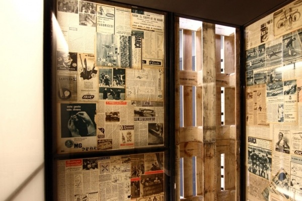 Euro paleti din lemn usi toalete ziare tapet Euro paleți din lemn, toalete, tapet pentru ziare