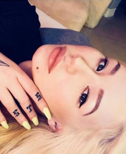 イギー・アゼリアS TSタトゥー