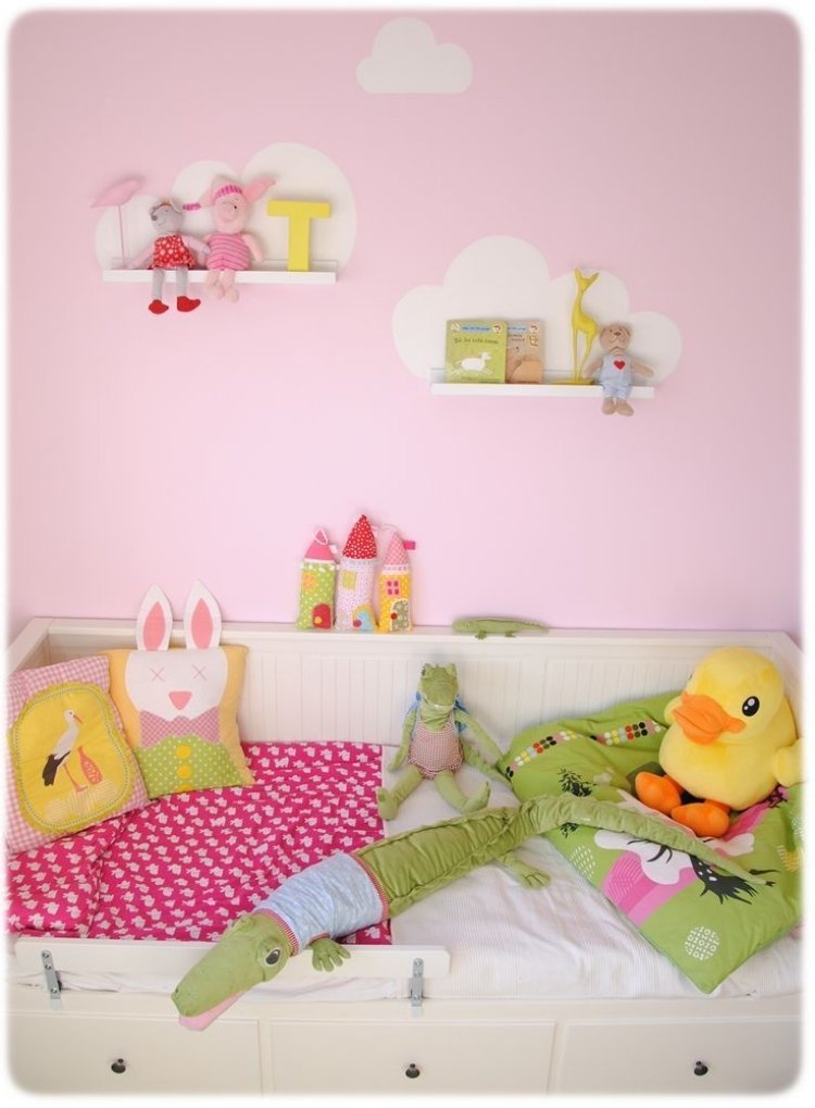 Benzi de imagini ca decorațiuni de perete în creșă ikea-picture-frame-ribba-ideas-kids-room-cloud-motiv-plush-animals-deco