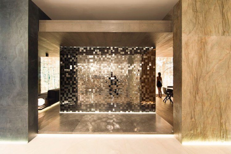 Iluminarea indirectă stabilește cu adevărat scena elementelor de design exclusive Iluminare indirectă-perete despărțitor-piatră naturală-efecte nobile-lumină