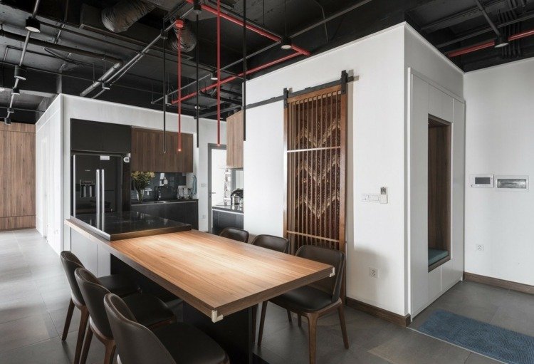 zonă de luat masa bucătărie tavan design lampă design industrial negru roșu accent