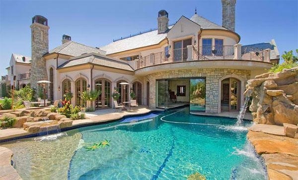 Piscină în stil francez mediteranean