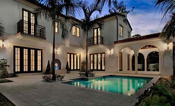 Piscina Coral Estate Florida Palmieri