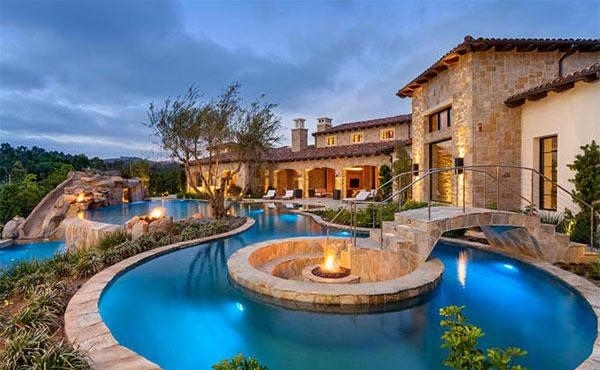 Piscina în stil mediteranean