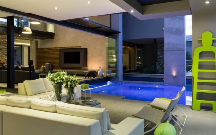 Natura sub formă de flori tăiate în zona în aer liber casa materiale naturale lounge piscina exterioara raft figura verde