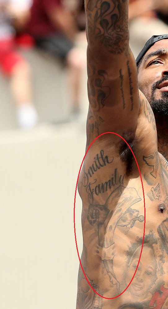 J.R Smith tatouage croix celtique côté gauche