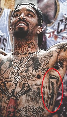 Tatouage du côté gauche de J.R.-Smith
