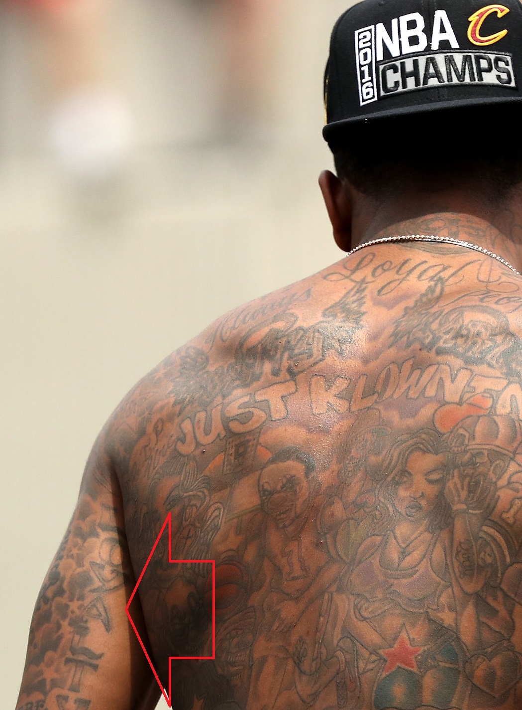Tatouage de fidélité du bras gauche J.R Smith
