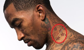 J.R. Smith tatouage étoiles côté gauche