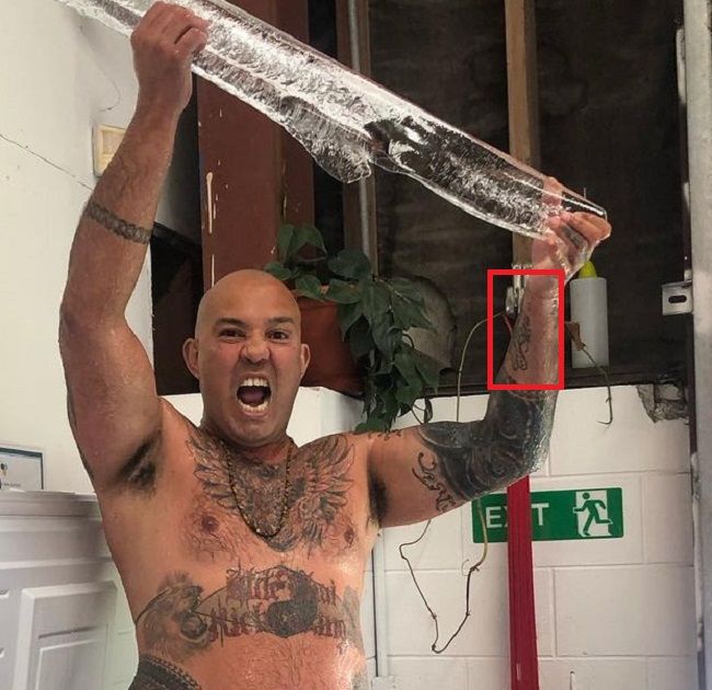 Jason Suttie-Tattoo na roki