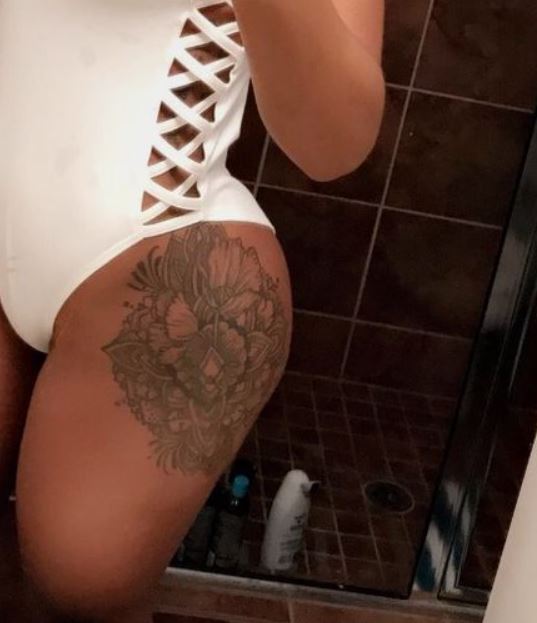 Jayda tatuaggio sulla coscia