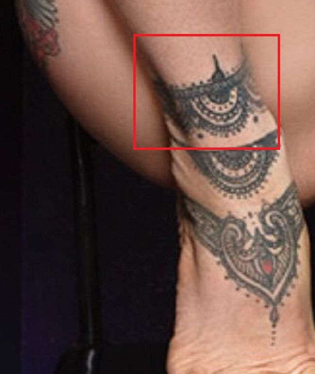 JenevieveHexxx-Caviglia destra