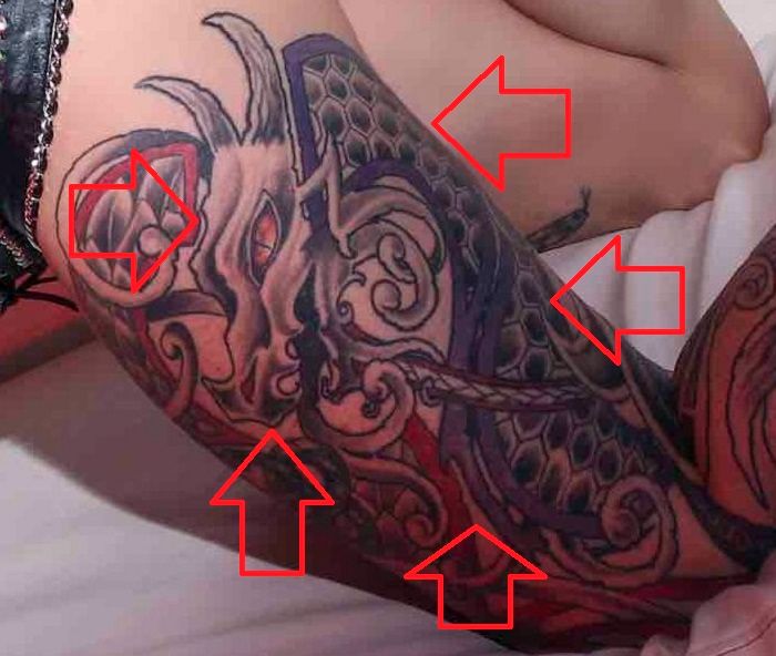 Jenevieve Hexxx-Coscia sinistra