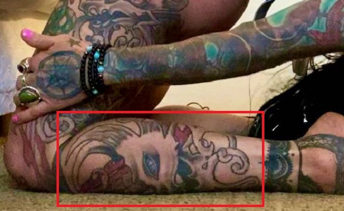 Gamba sinistra di Jenevieve hexxx