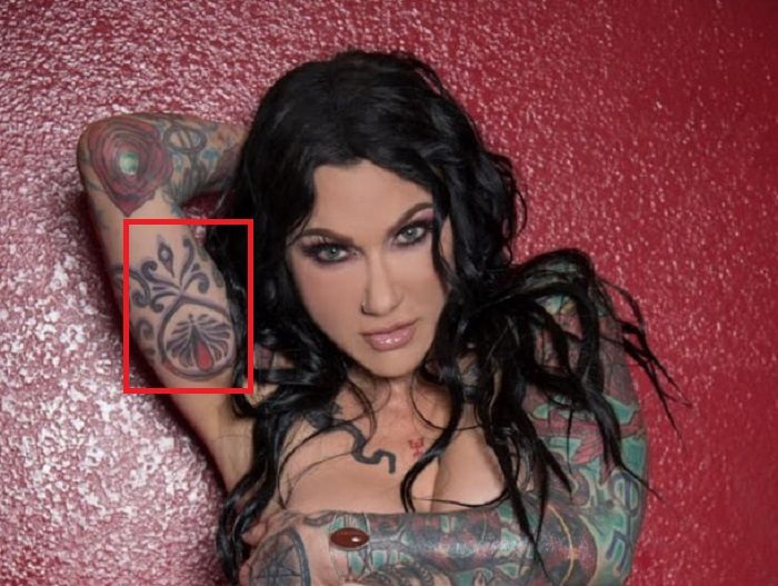 Jenevieve Hexxx-Parte interna tatuaggio braccio destro