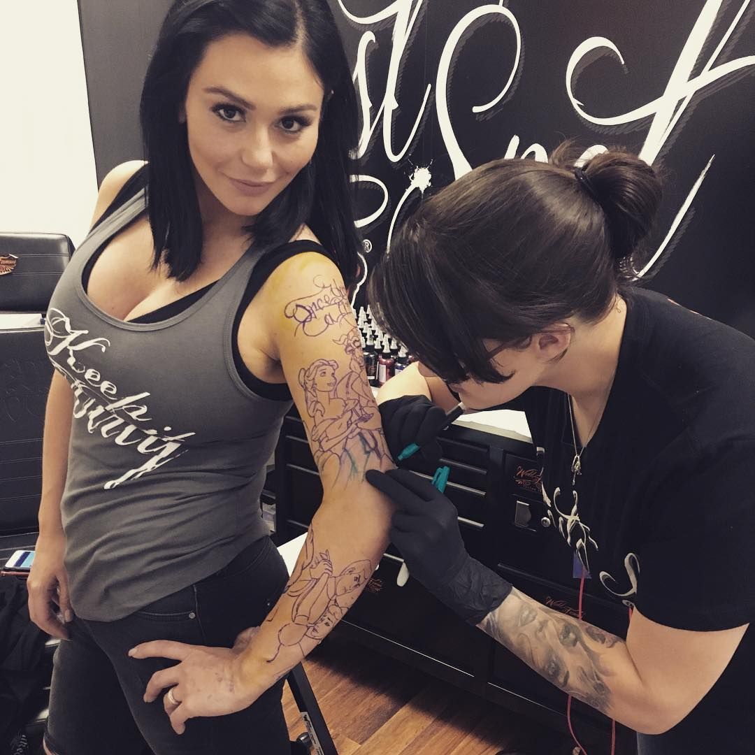 Jennifer Lynn Farley-Tattoo-Process-JWoww