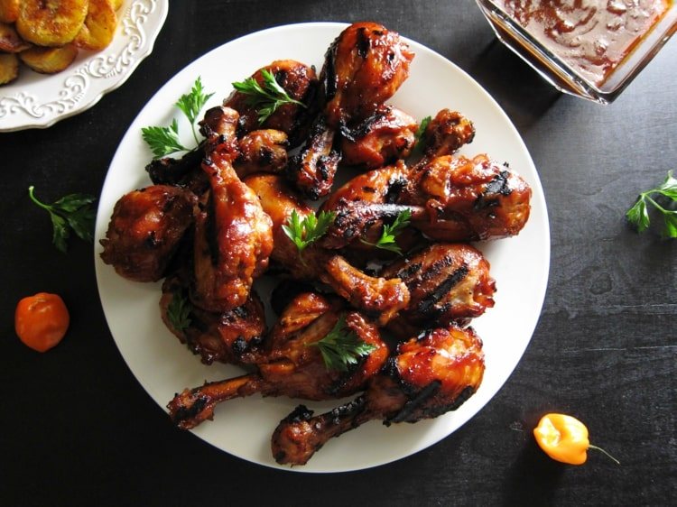 Asigurați-vă singuri marinata de pui - idei de rețete pentru grătar și coacere