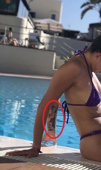 Tatouages Lillies-jessica-quintino