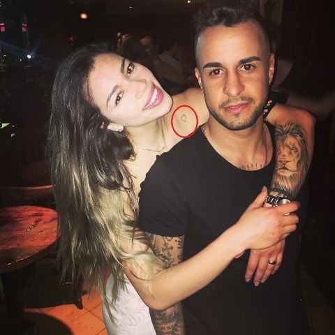 contour d'un tatouage coeur-jessica-quintino