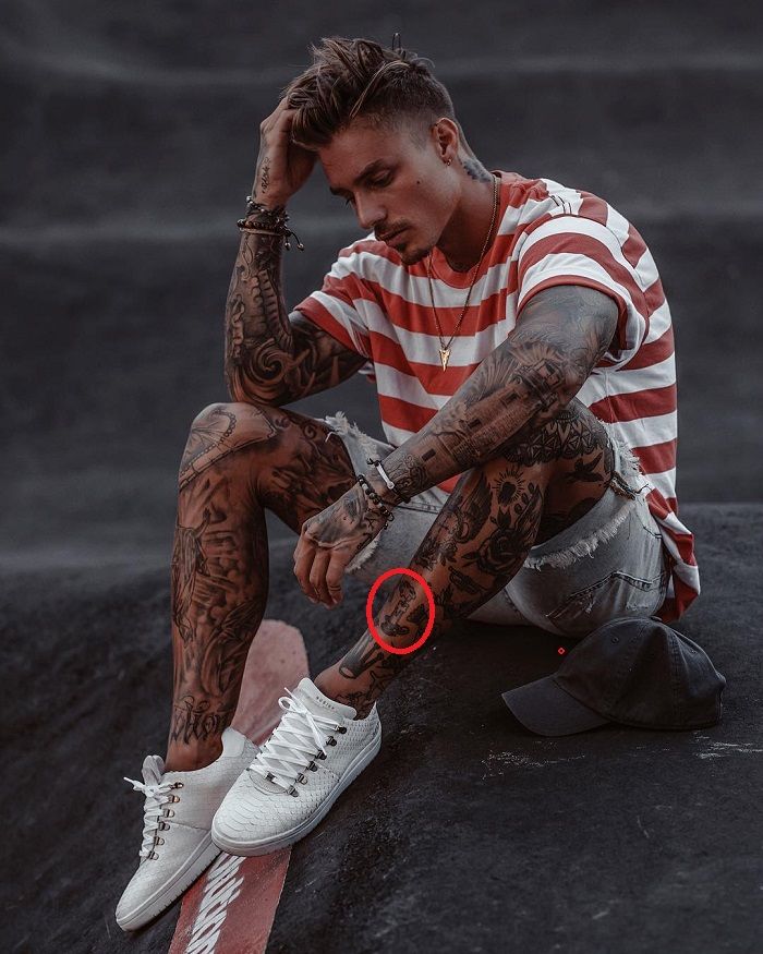 tetovaža sveč, ki gorijo Johnny Edlind