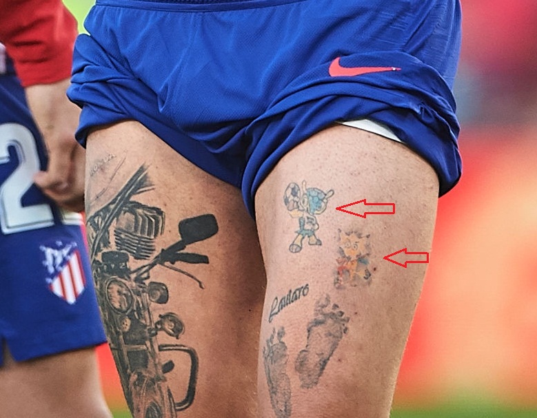 Jose Gimenez tatuaggio sulla gamba sinistra